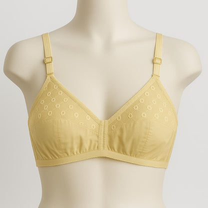 T-Shirt Bra – Smooth, seamless cups for invisible look under fitted clothes.